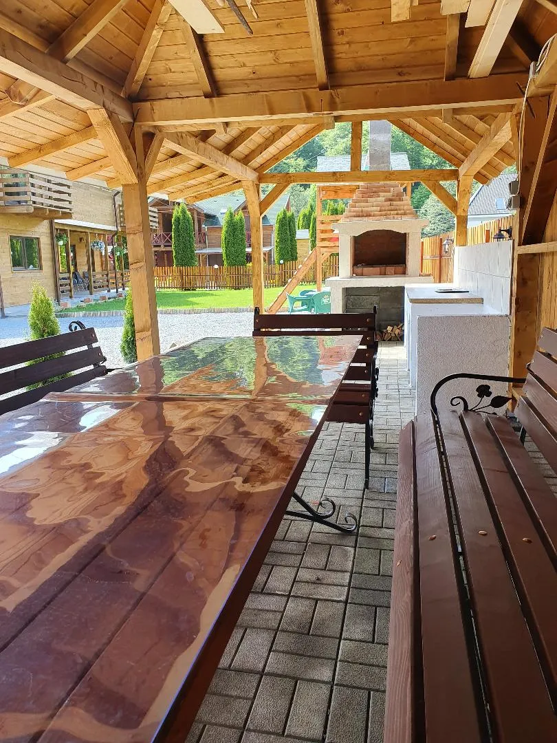 Terasă cu grătar BBQ Cabana Vulpea 2 Sovata